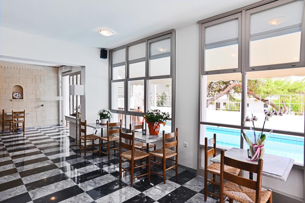 Erato Hotel Agia Marina  Екстериор снимка