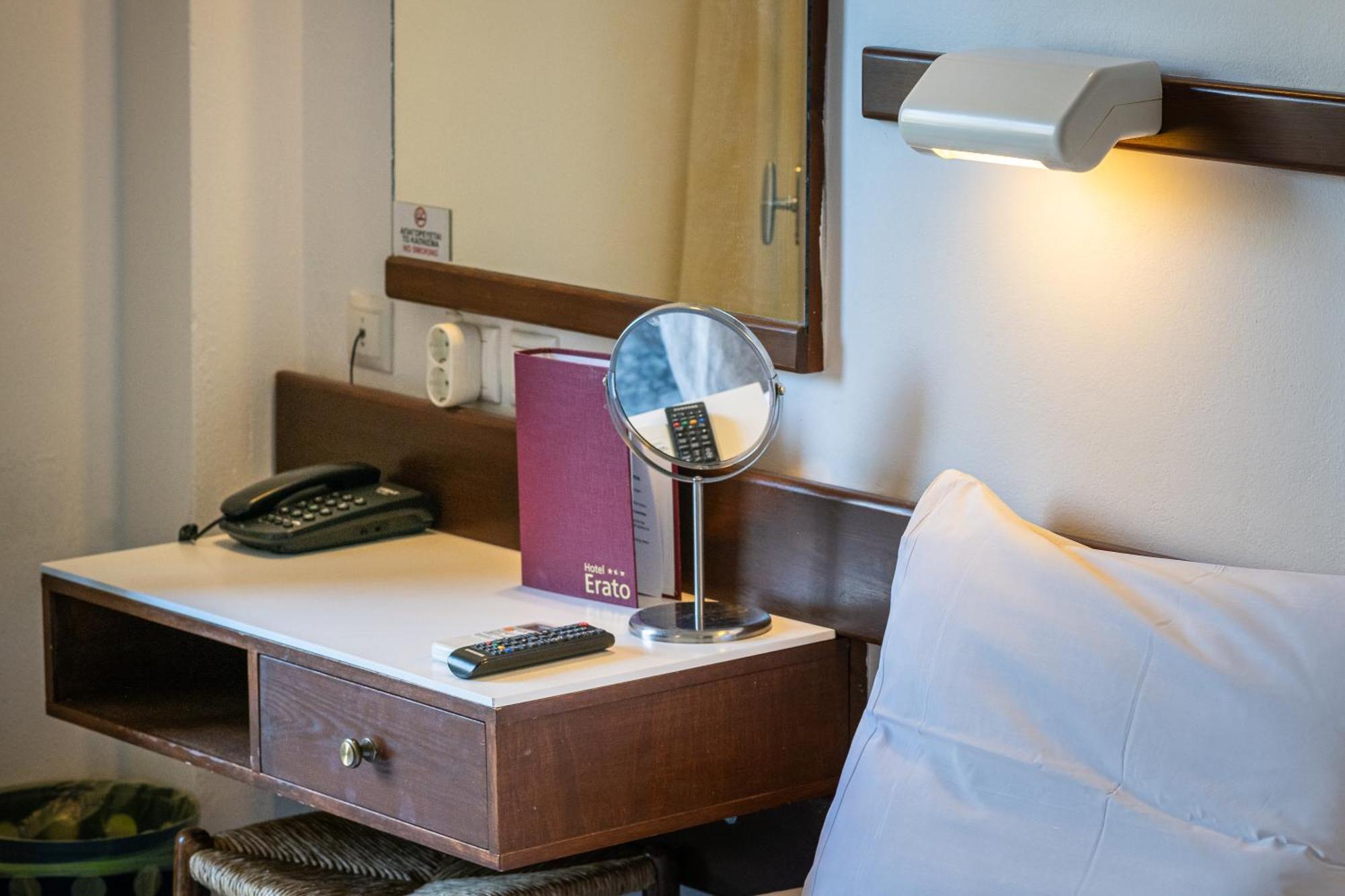 Erato Hotel Agia Marina  Екстериор снимка