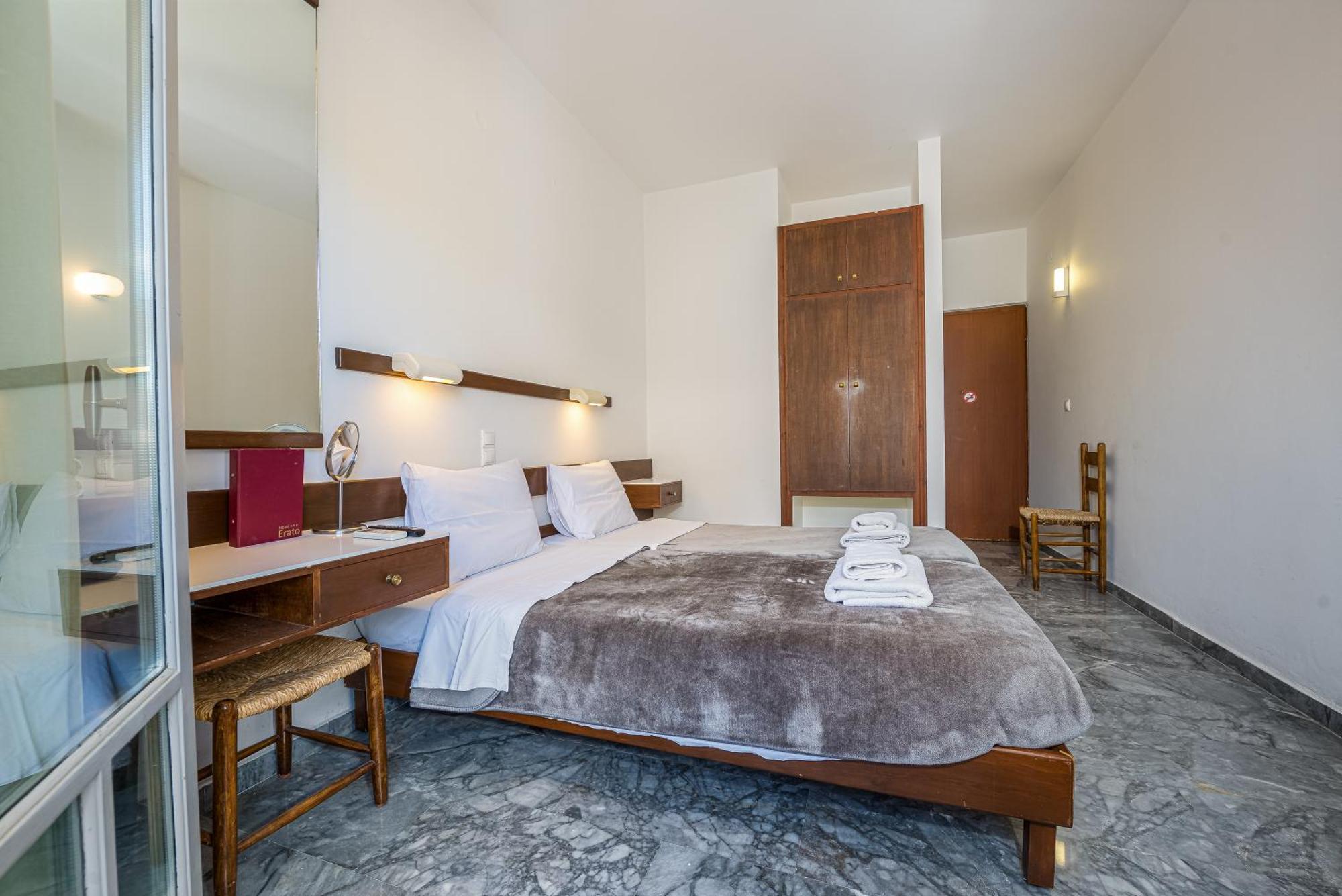 Erato Hotel Agia Marina  Екстериор снимка