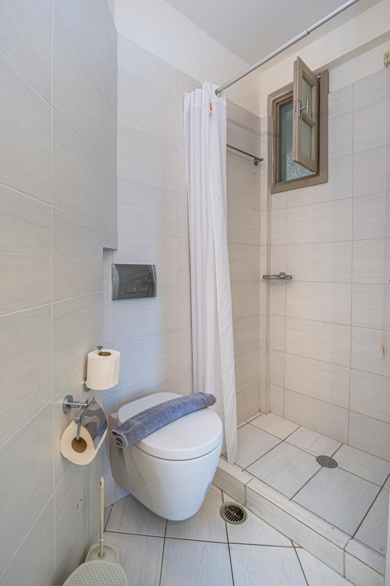 Erato Hotel Agia Marina  Екстериор снимка