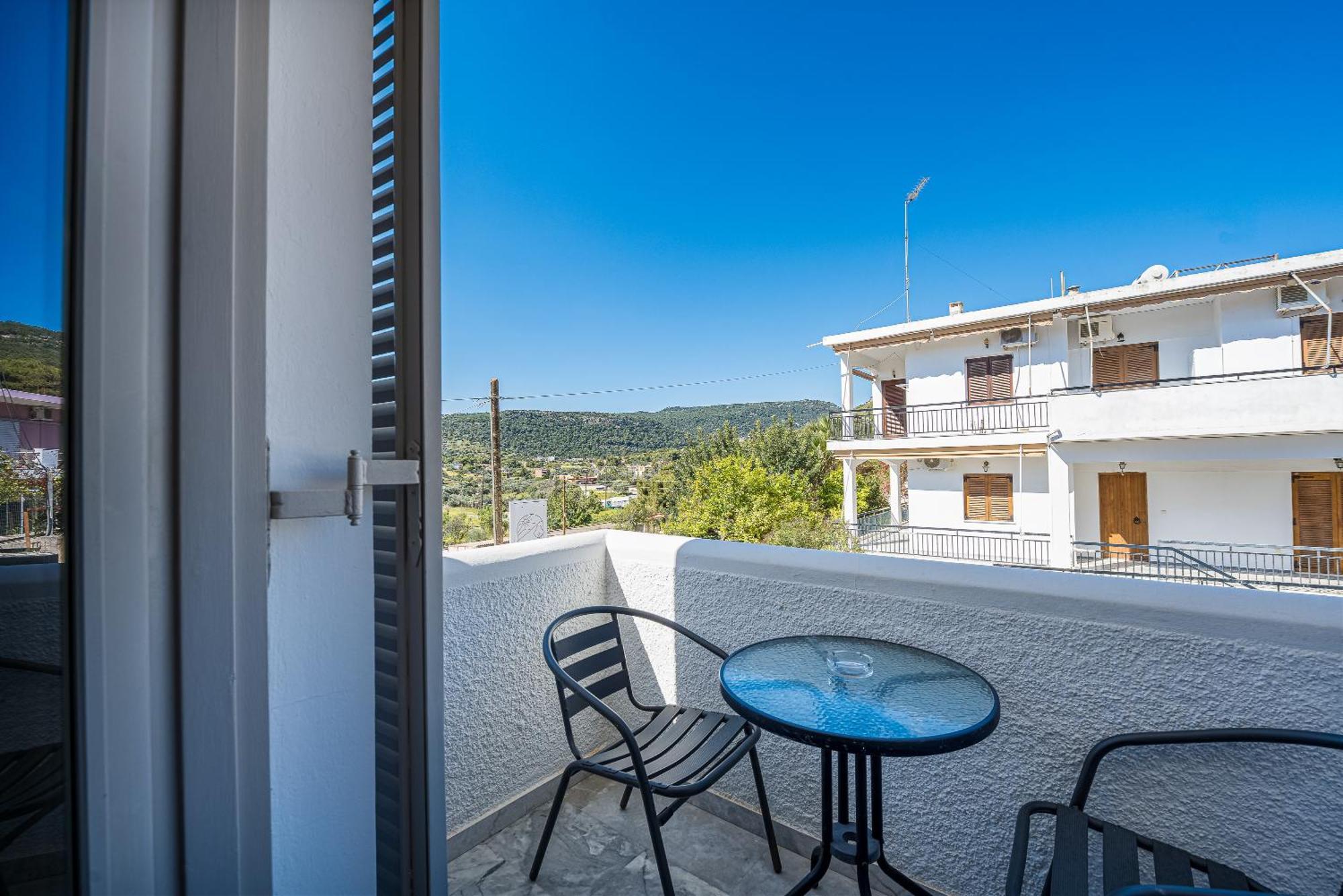 Erato Hotel Agia Marina  Екстериор снимка