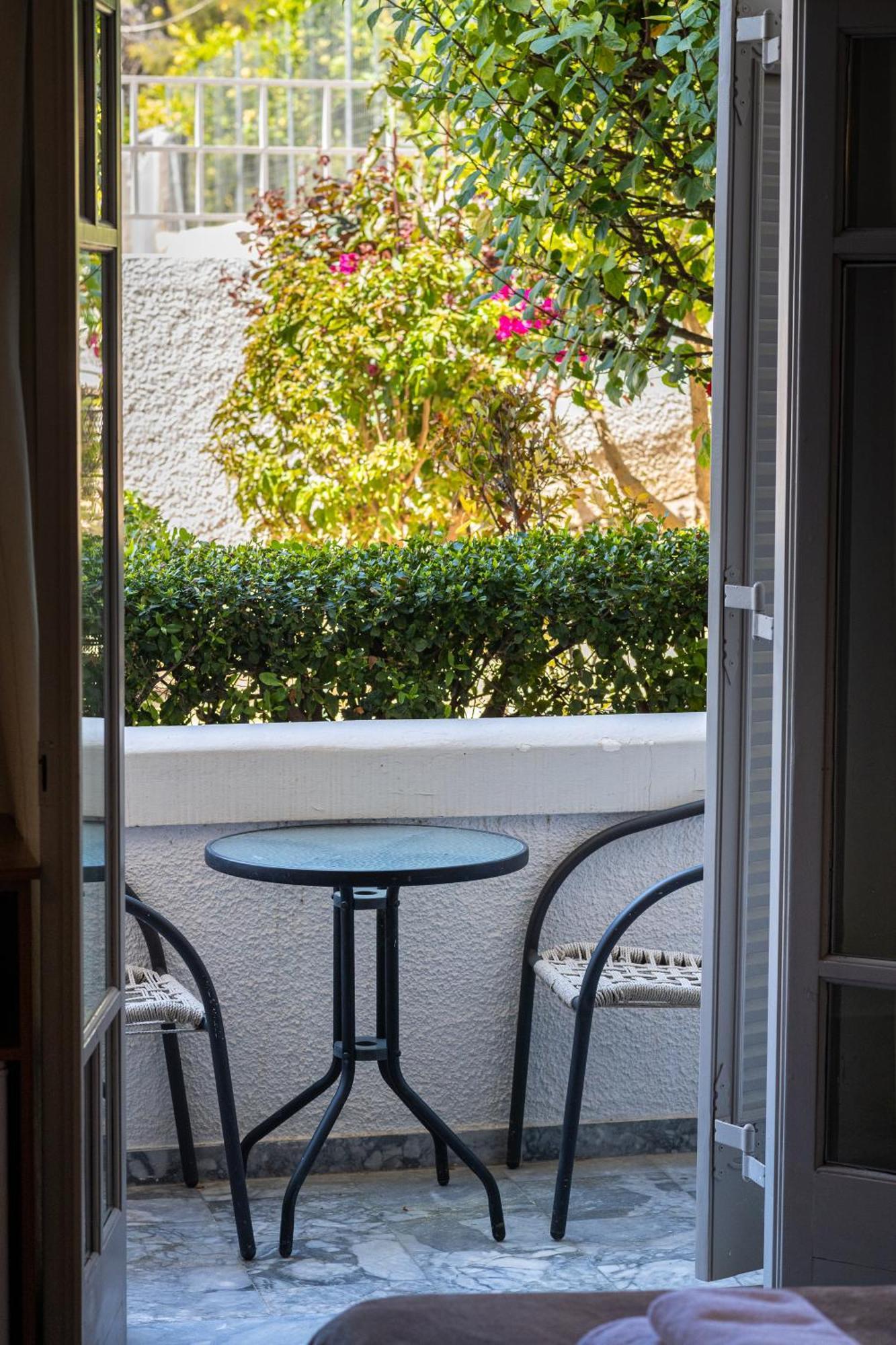 Erato Hotel Agia Marina  Екстериор снимка